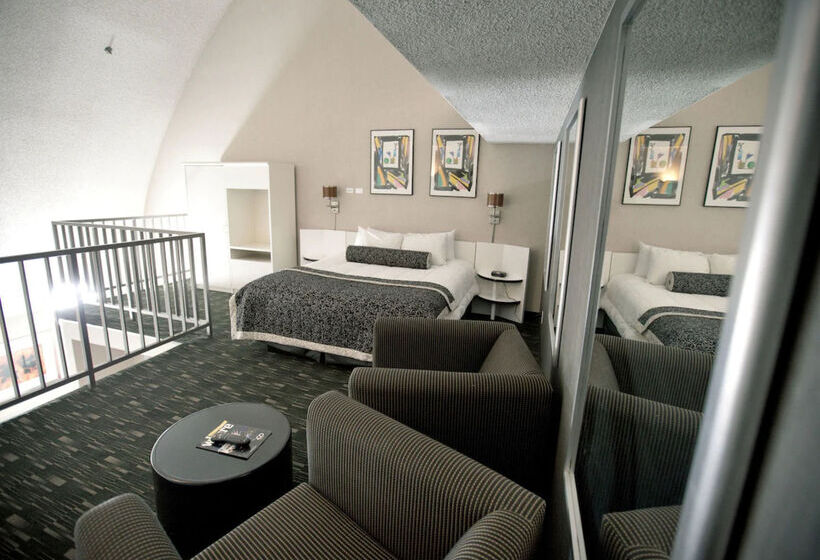 Ramada Plaza By Wyndham West Hollywood Hotel & Suites