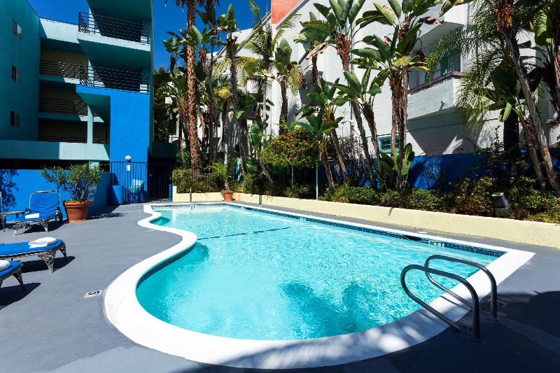 Ramada Plaza By Wyndham West Hollywood Hotel & Suites