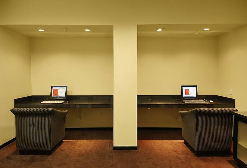 Ramada Plaza By Wyndham West Hollywood Hotel & Suites