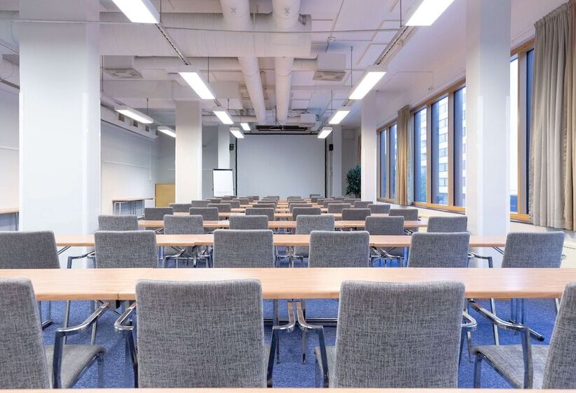 酒店 Scandic Atrium