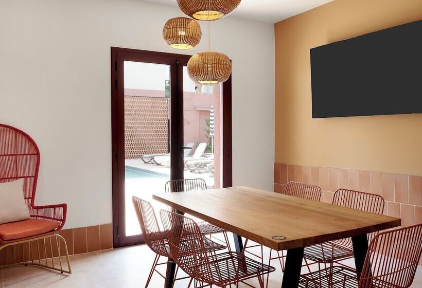 هتل tent Lloret de Mar