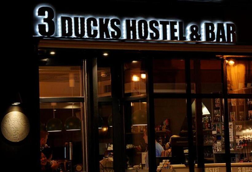 فندق The 3 Ducks Eiffel Tower By Hiphophostels