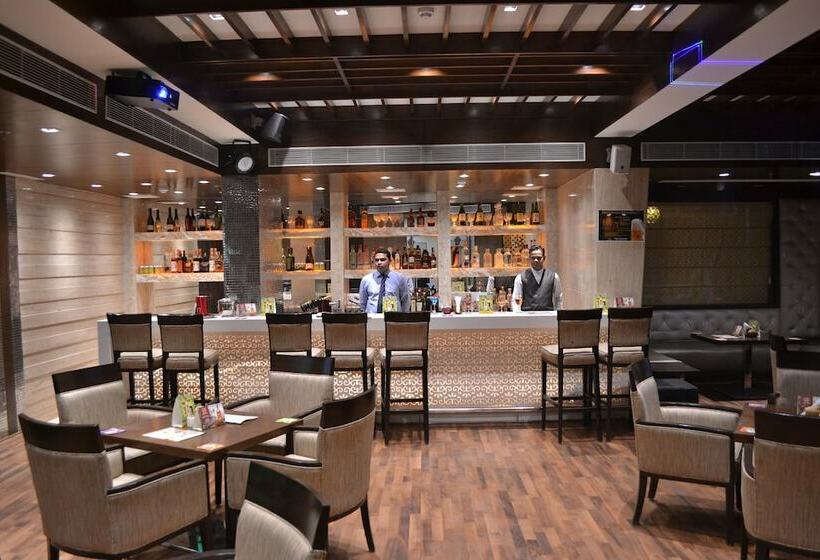 Отель The Central Park