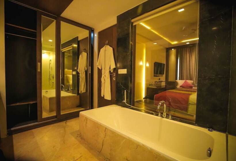 Отель The Central Park