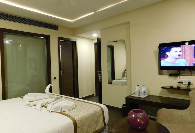 Отель The Central Park