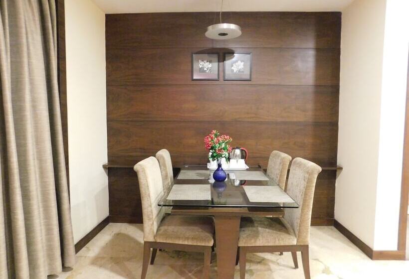 Отель The Central Park