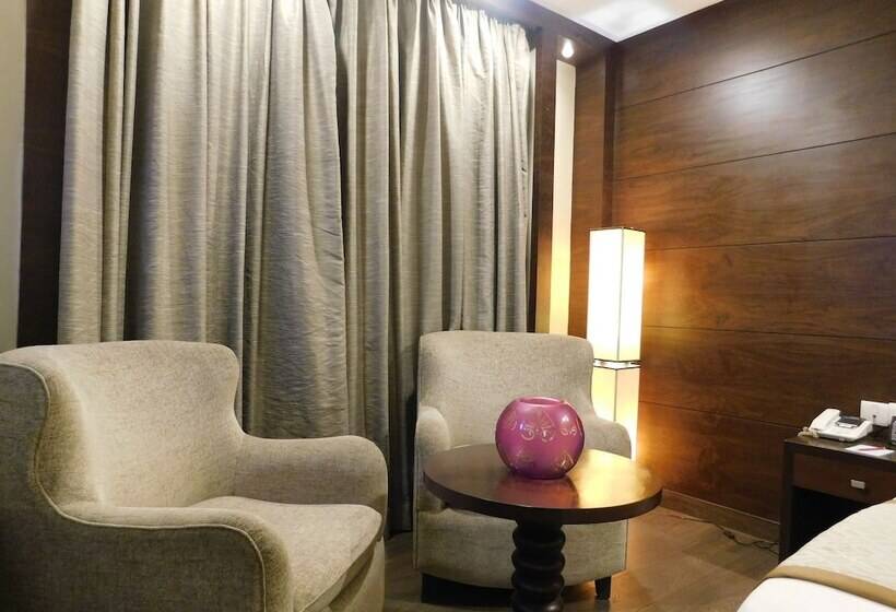 Отель The Central Park