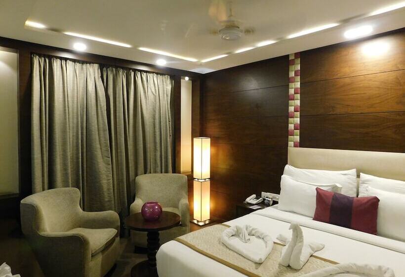 Отель The Central Park