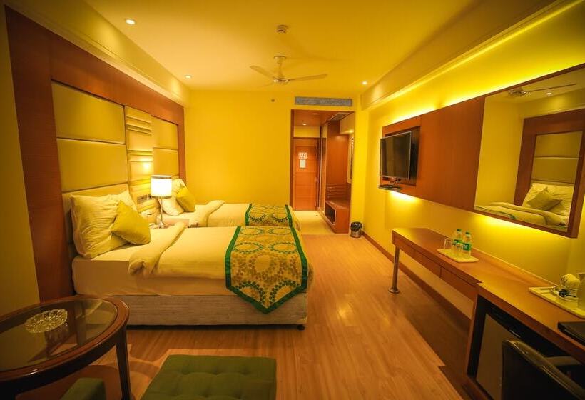 Отель The Central Park