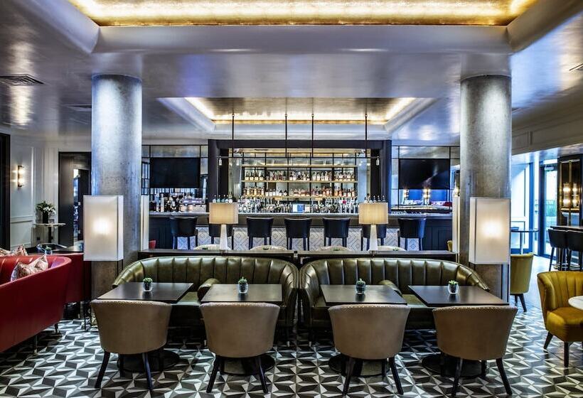 בית מלון כפרי The Croke Park