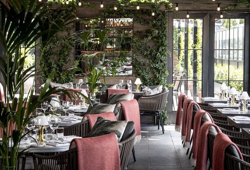 בית מלון כפרי The Croke Park