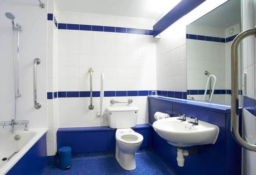 בית מלון כפרי Travelodge London Battersea