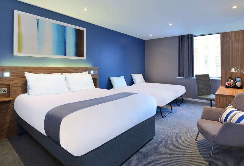 Отель Travelodge London City Airport