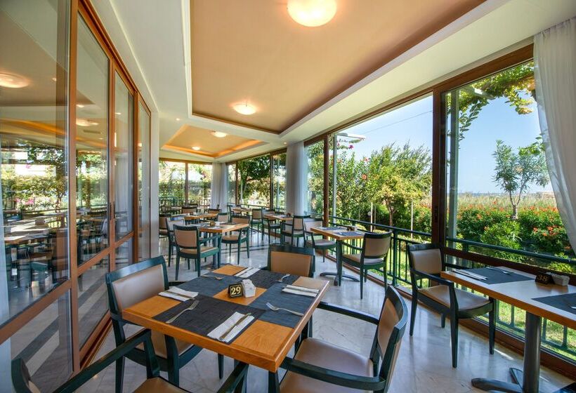 Hydramis Palace Beach Resort