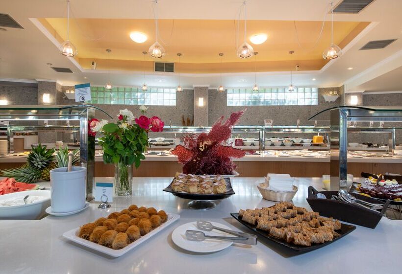 Hydramis Palace Beach Resort