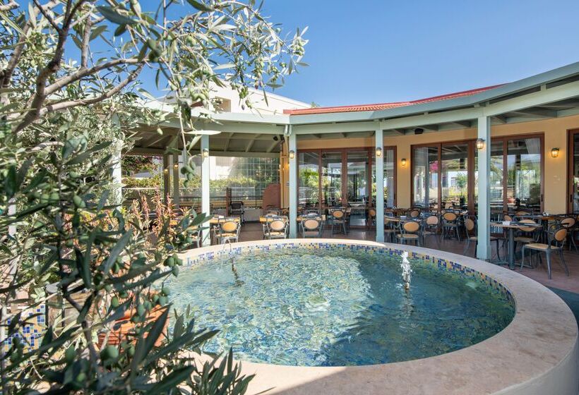 Hydramis Palace Beach Resort