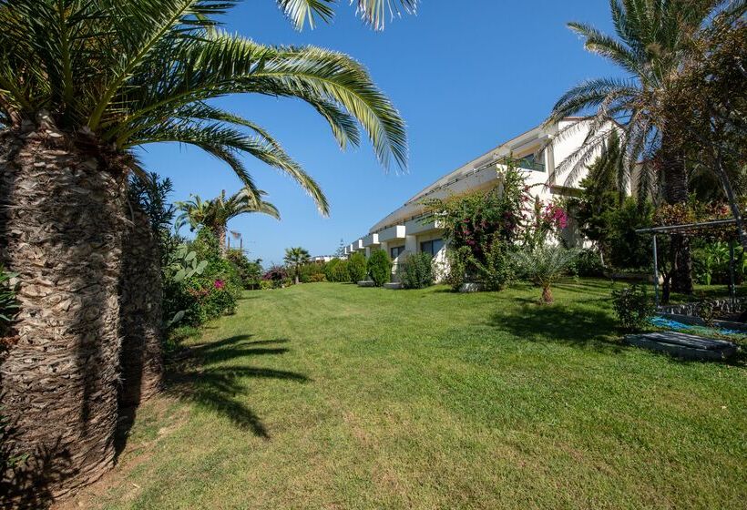 Hydramis Palace Beach Resort