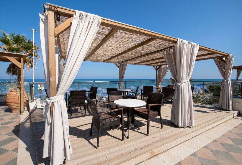 Hydramis Palace Beach Resort