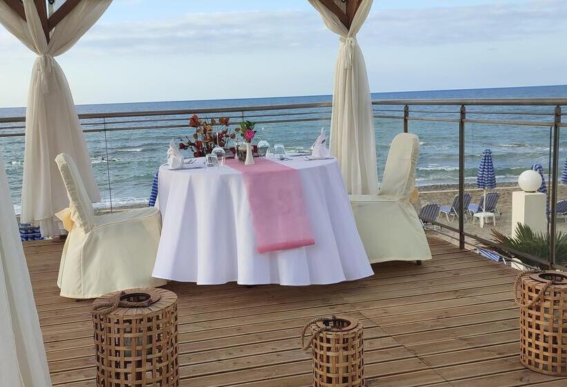 Hydramis Palace Beach Resort