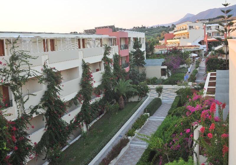 Hydramis Palace Beach Resort