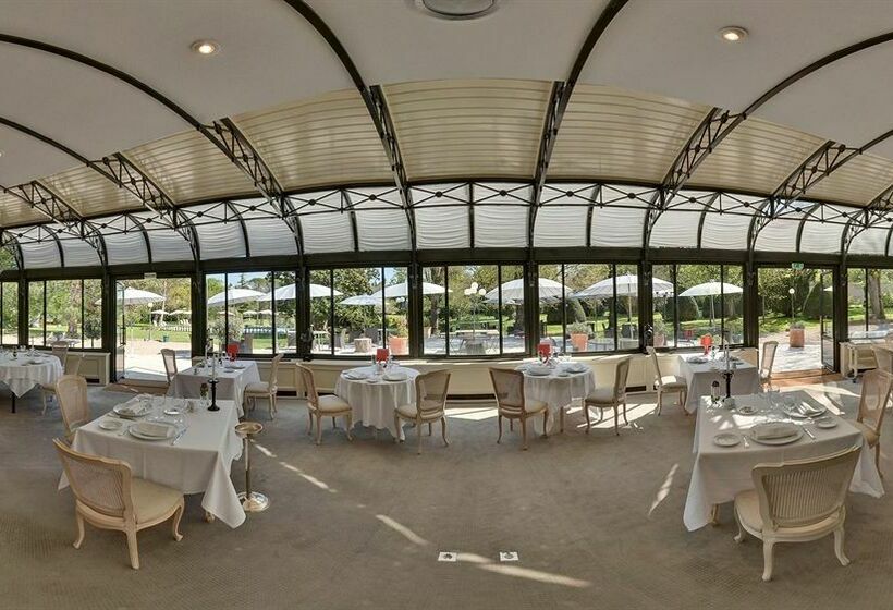 Manoir De La Roseraie Chateaux & Hotels De France