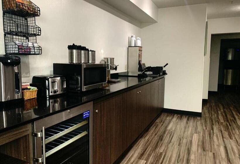 Мотель Ruby Sandpoint