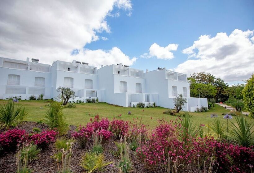 Villas D água Beachfront Resort