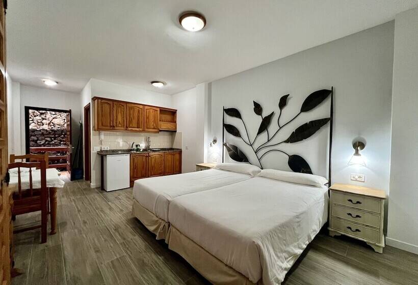 Apartamentos Frontera