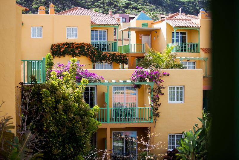 Apartamentos La Caleta