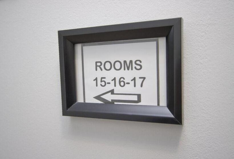 Barcelona City Centre Hostal