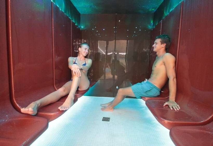 HL Suite Nardos Adults Only