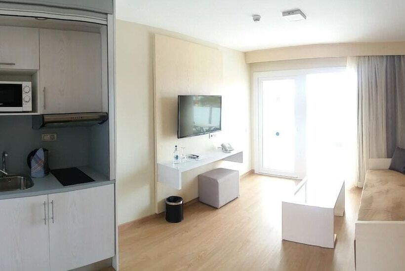 HL Suite Nardos Adults Only