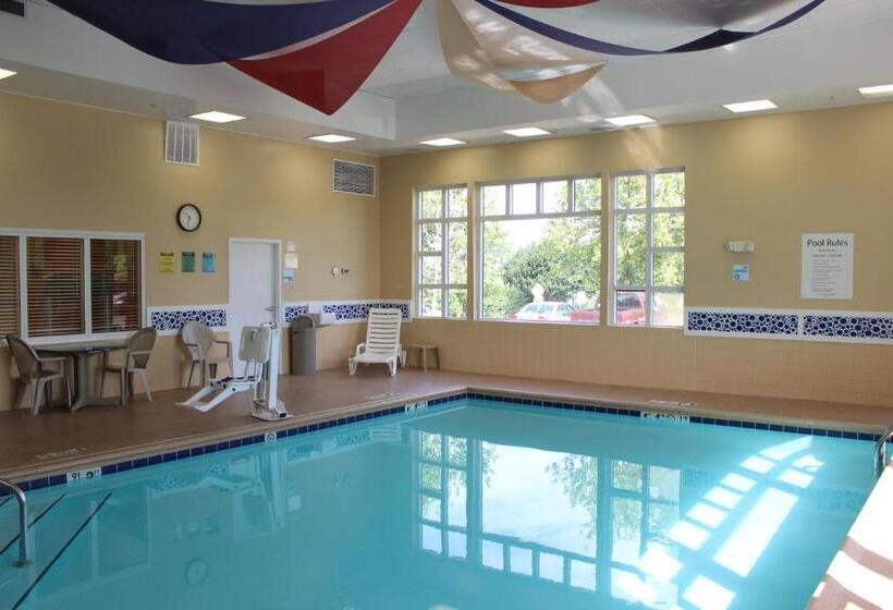 Holiday Inn Express Hotel & Suites Chicago Algonquin, An Ihg