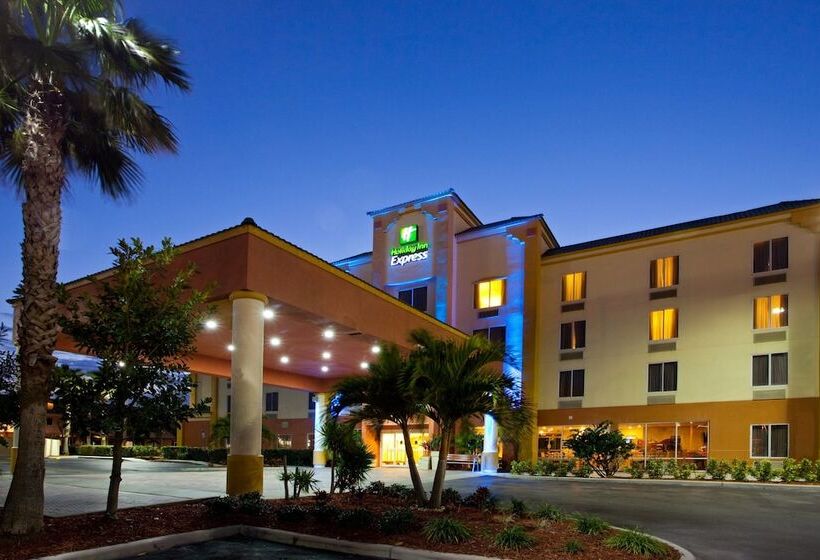 Holiday Inn Express Hotel & Suites Cocoa Beach, An Ihg