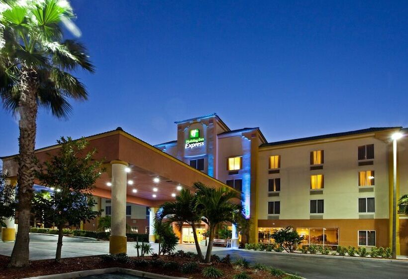 Holiday Inn Express Hotel & Suites Cocoa Beach, An Ihg