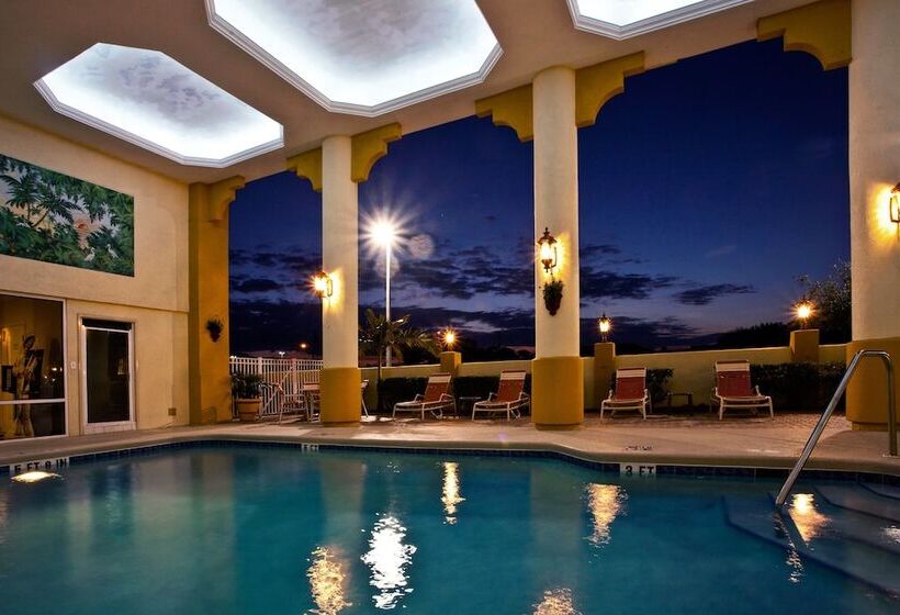 Holiday Inn Express Hotel & Suites Cocoa Beach, An Ihg