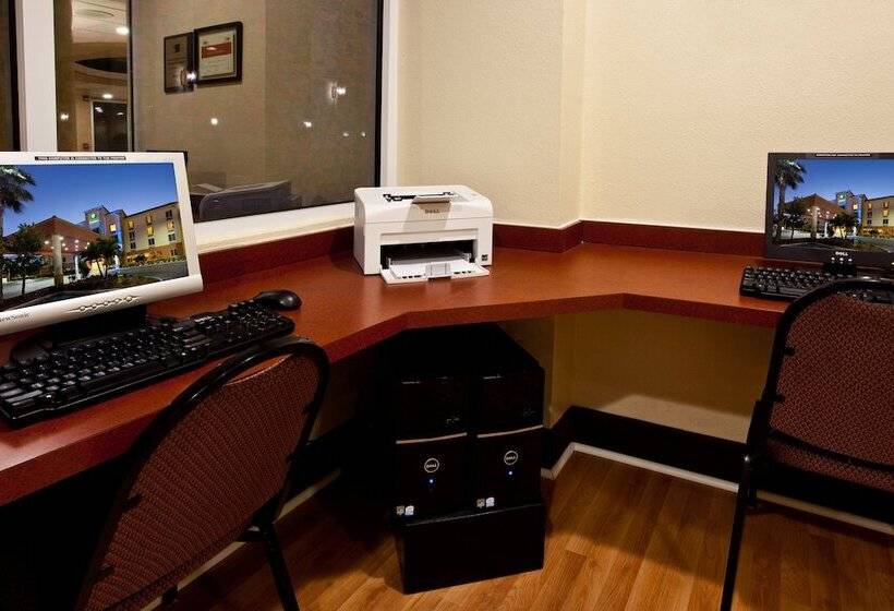 Holiday Inn Express Hotel & Suites Cocoa Beach, An Ihg