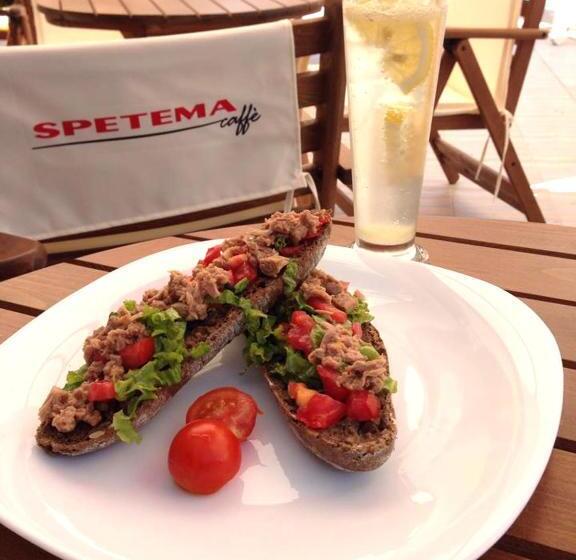 فندق семеен хотел анна кристина