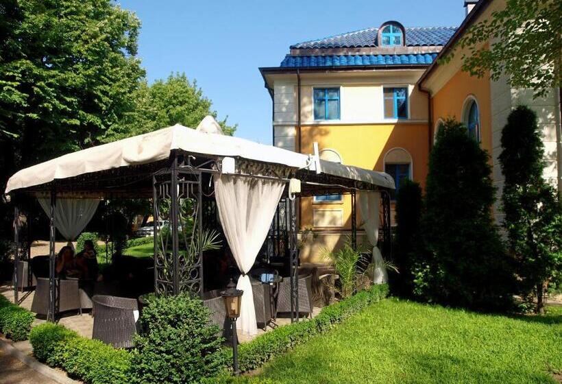 فندق семеен хотел анна кристина