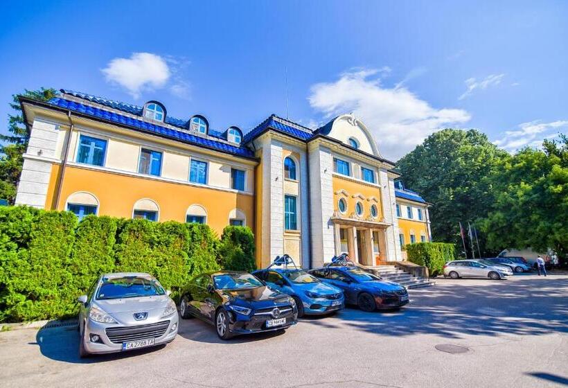 فندق семеен хотел анна кристина