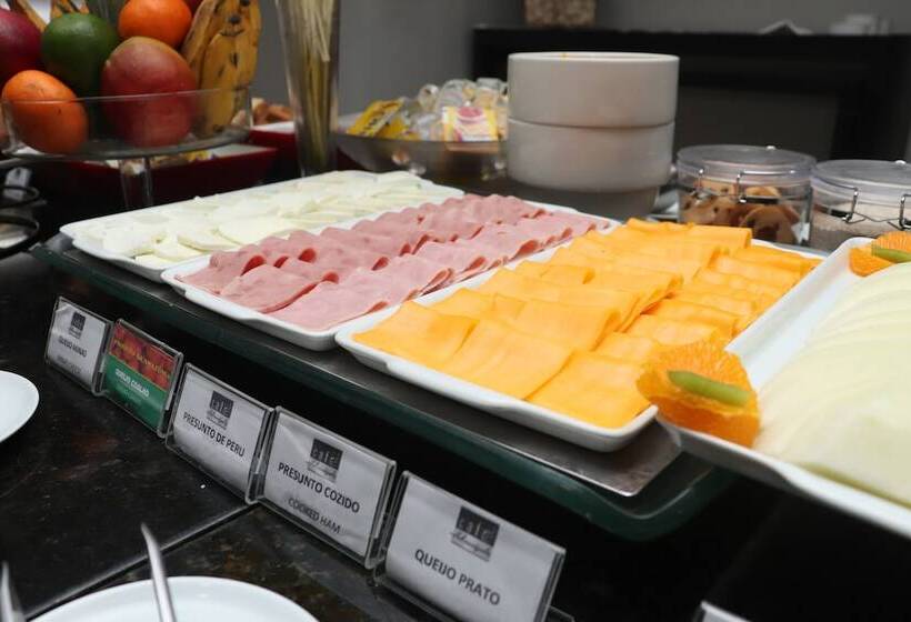 酒店 Adrianopolis All Suites