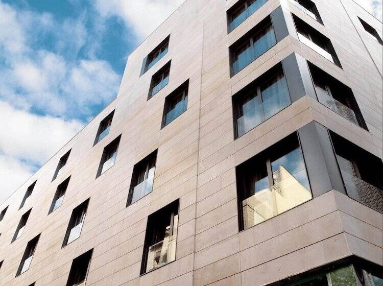 Отель Barcelona Catedral