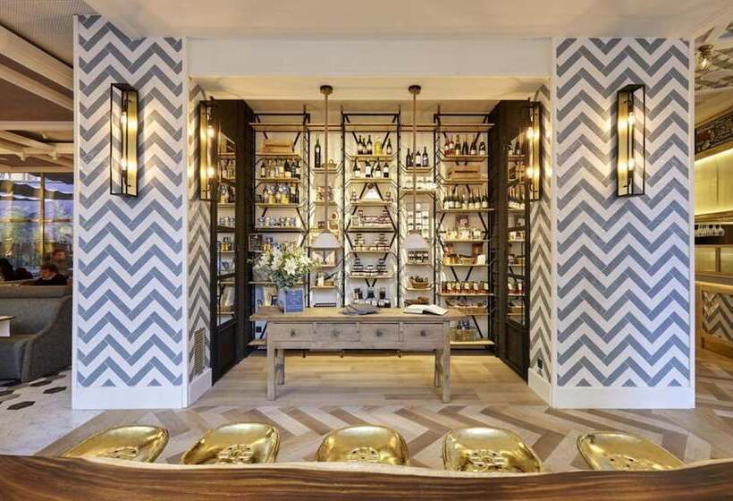 Отель Barcelona Catedral