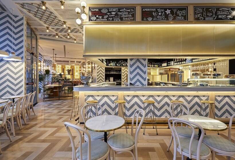 Отель Barcelona Catedral