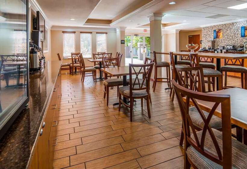Best Western Plus Bradenton Hotel & Suites
