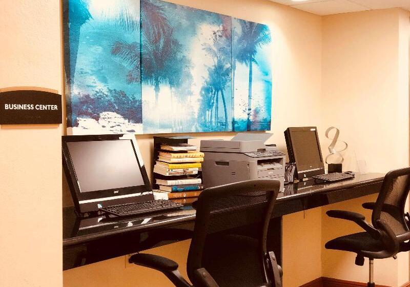 Best Western Plus Bradenton Hotel & Suites