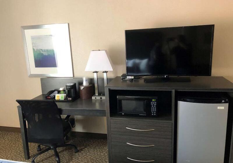 Best Western Plus Bradenton Hotel & Suites