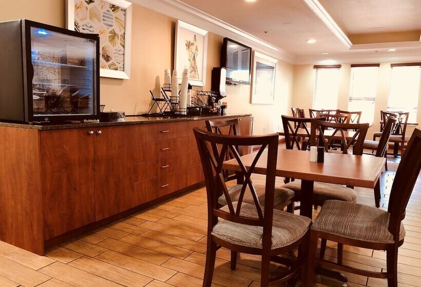 Best Western Plus Bradenton Hotel & Suites