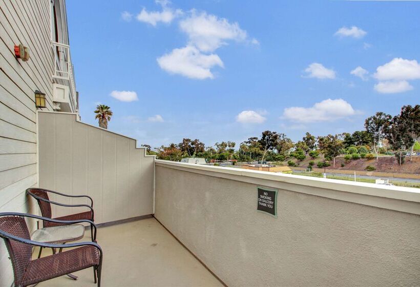 فندق Best Western Plus Marina Shores