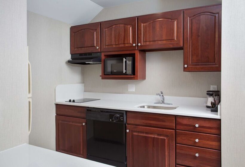 Best Western Plus Portsmouth Hotel & Suites